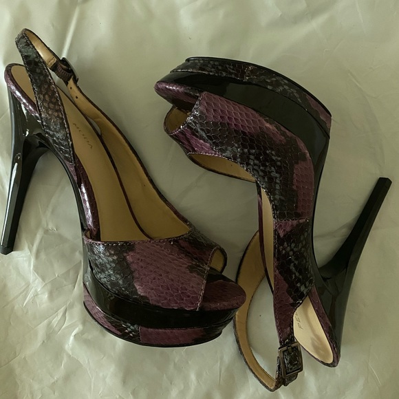 Pelle Moda Snakeskin Platform Heels - Picture 4 of 6